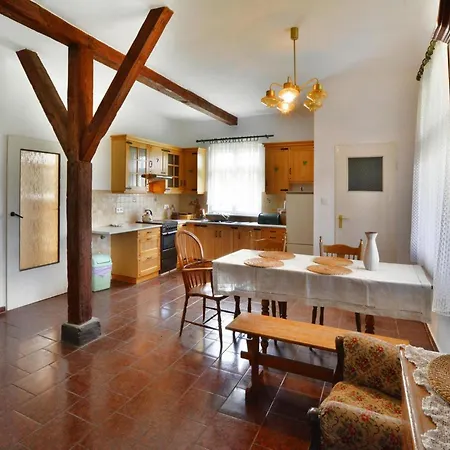 With Fireplace And Private Garden Casa vacanze